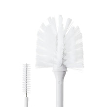 2-piece bottle and straw cleaning brush set with white handles and bristle heads