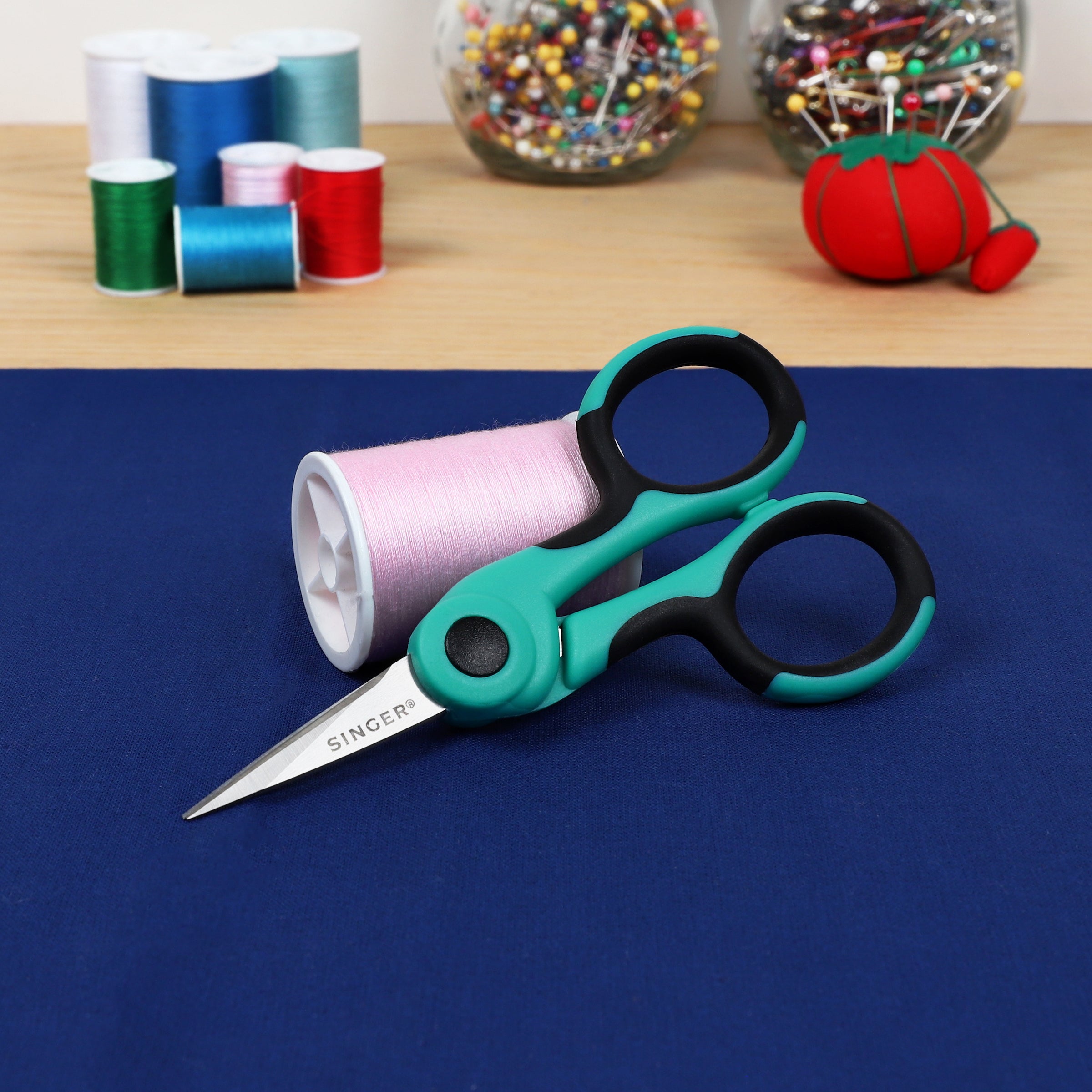 SINGER ProSeries 4.5-Inch Precision Scissors with NANO Tip and Comfort Grip