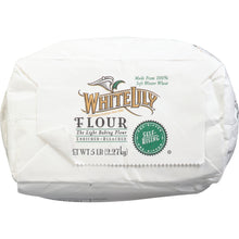 White Lily self-rising flour bag, white paper package with green self-rising seal