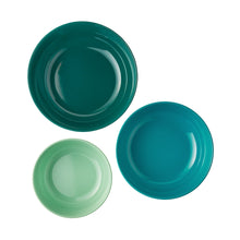 Melamine bowls, nested bases in green and teal