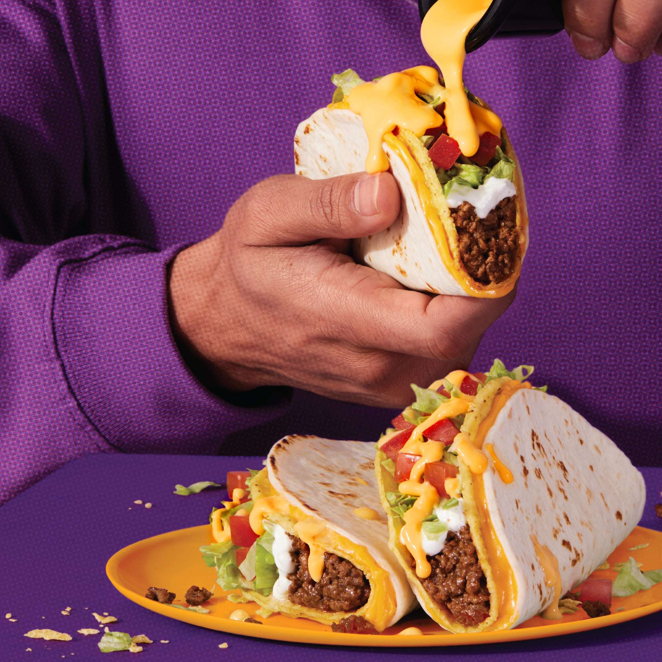 Taco Bell Mild Salsa Con Queso Mild Cheese Dip, 15 oz Jar, Shelf-Stable