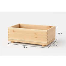 Cedar rectangle planter with 16 in length, 10 in width, and 5.5 in height.