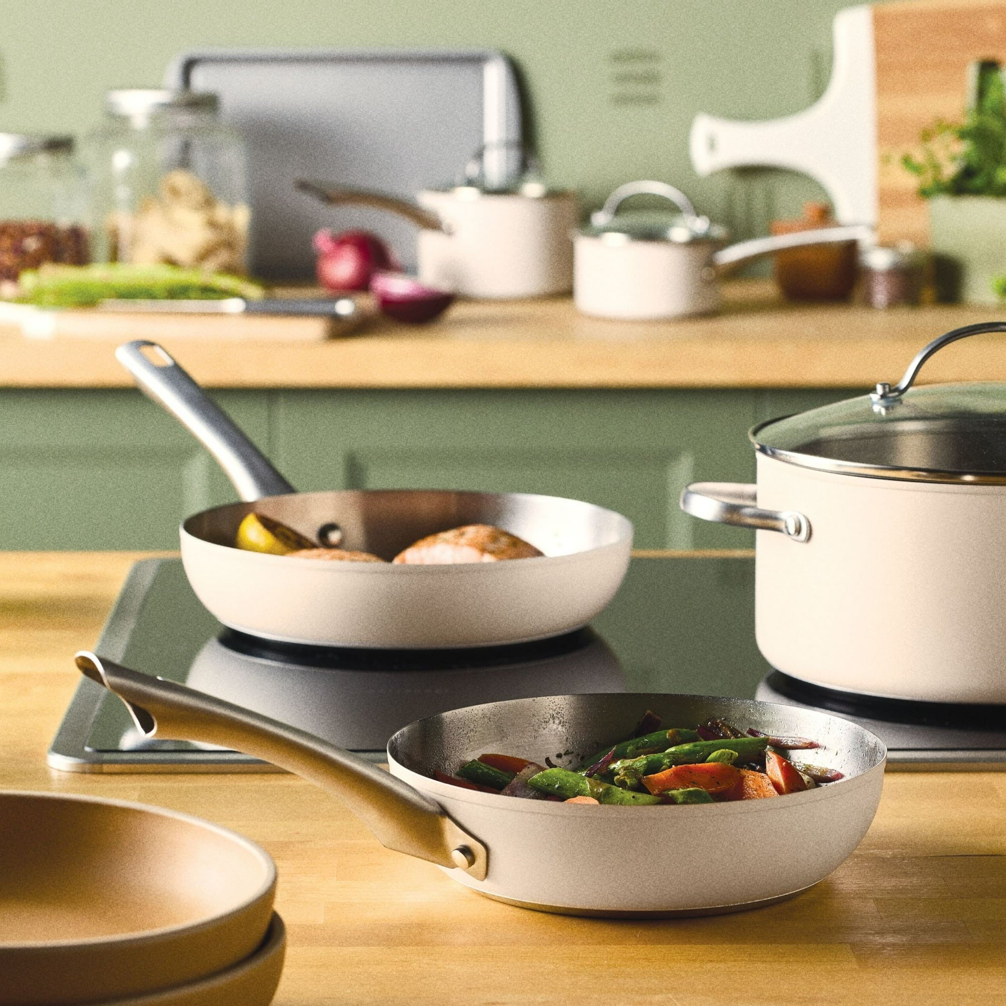 Farberware Luster 14 Pcs Stainless Steel Cookware Set with Cooking Tools, Induction Compatible, Dishwasher Safe, Metal Utensil Safe, Oven-Safe to 500Â°F, White