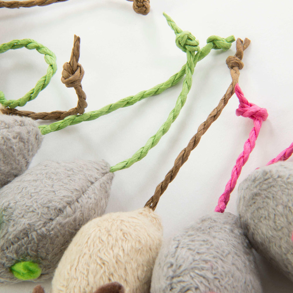 SmartyKat Skitter Critters Value Pack, Soft Plush Catnip Filled Mice Cat Toys, 10 Count - USA MEGA SHOP