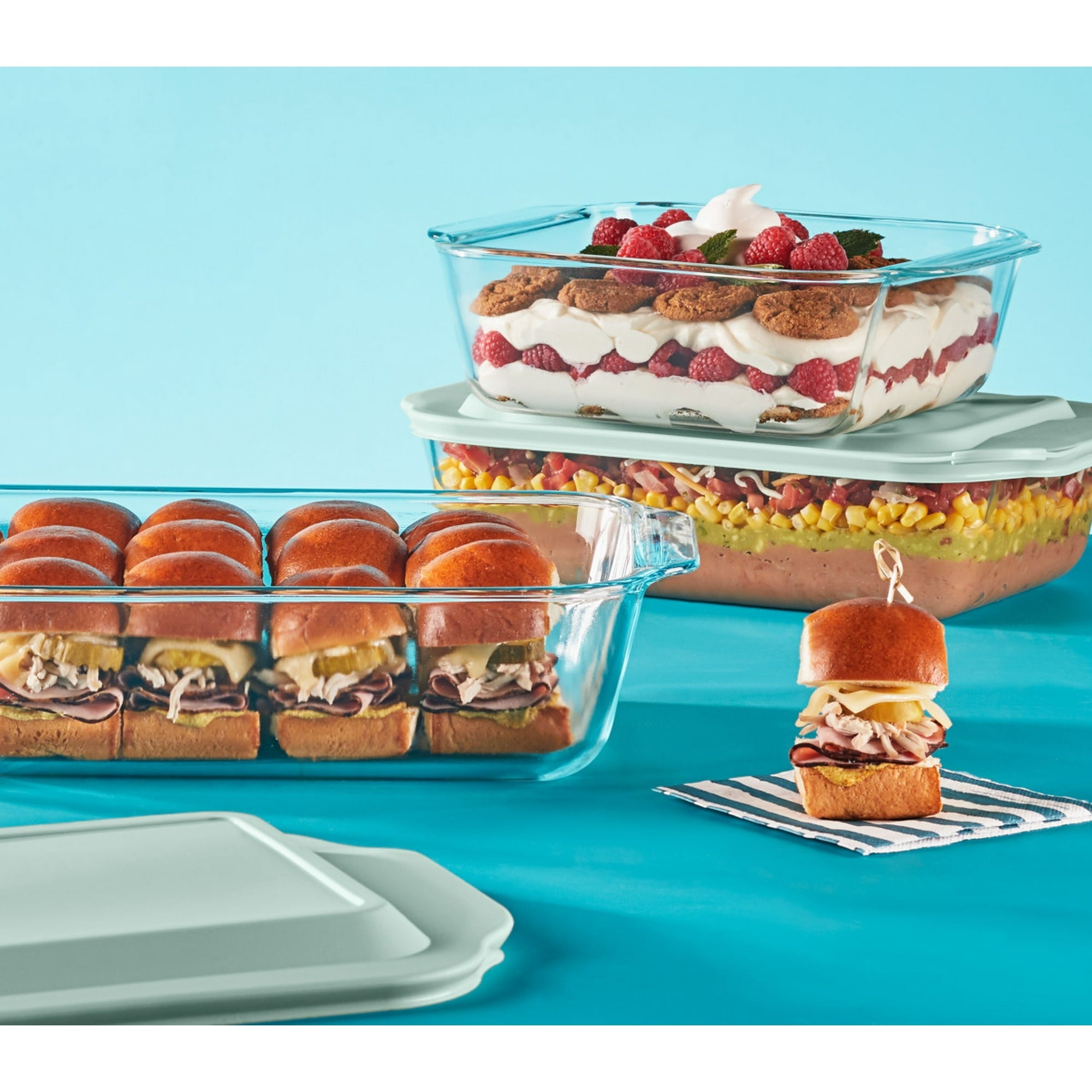 Pyrex Deep Glass Baking Dish with Lid, 7 x 11"