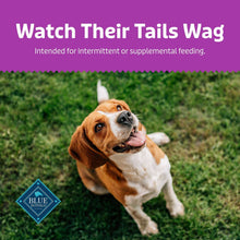 Blue Buffalo Sizzlers bacon-style dog treats outdoors, dog reaching as treat tag icon shows