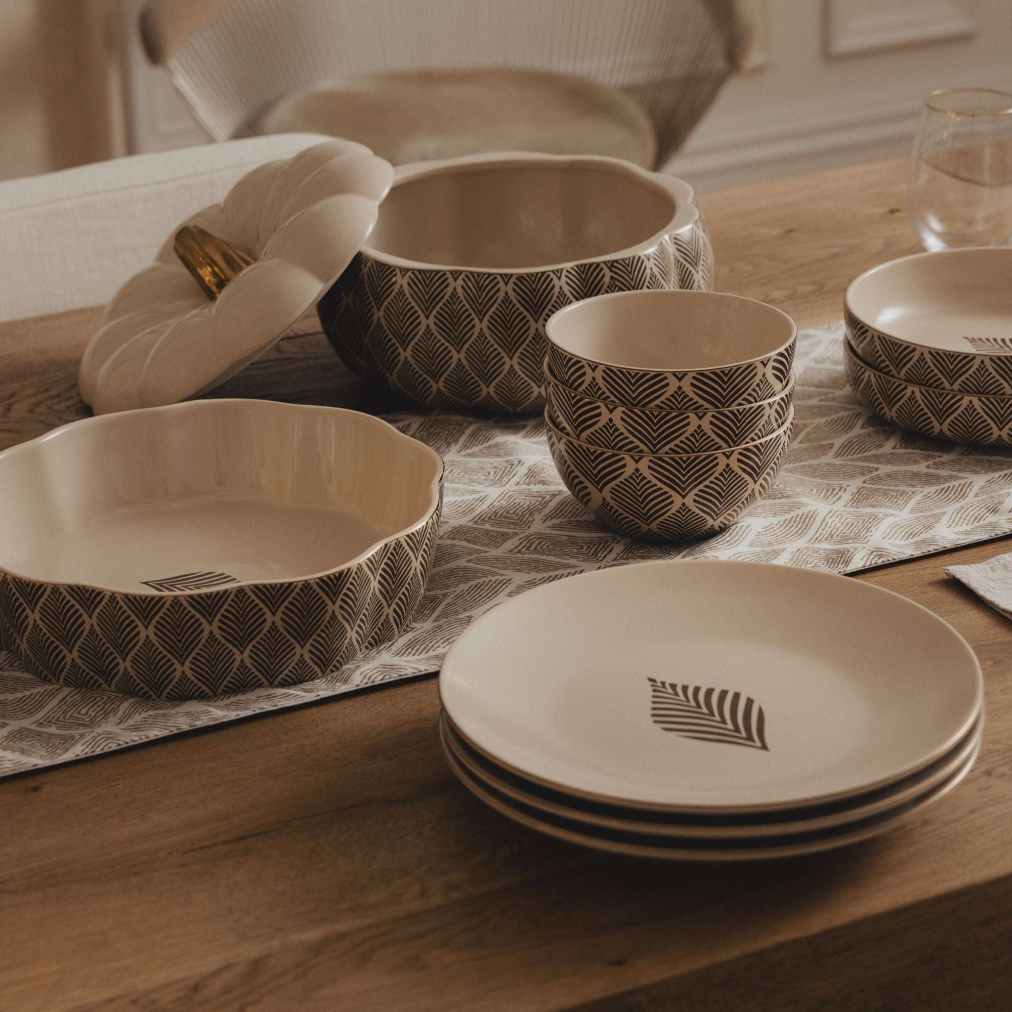 Thyme & Table 4-Pack Stoneware Dinner Plates, Ocee Leaf