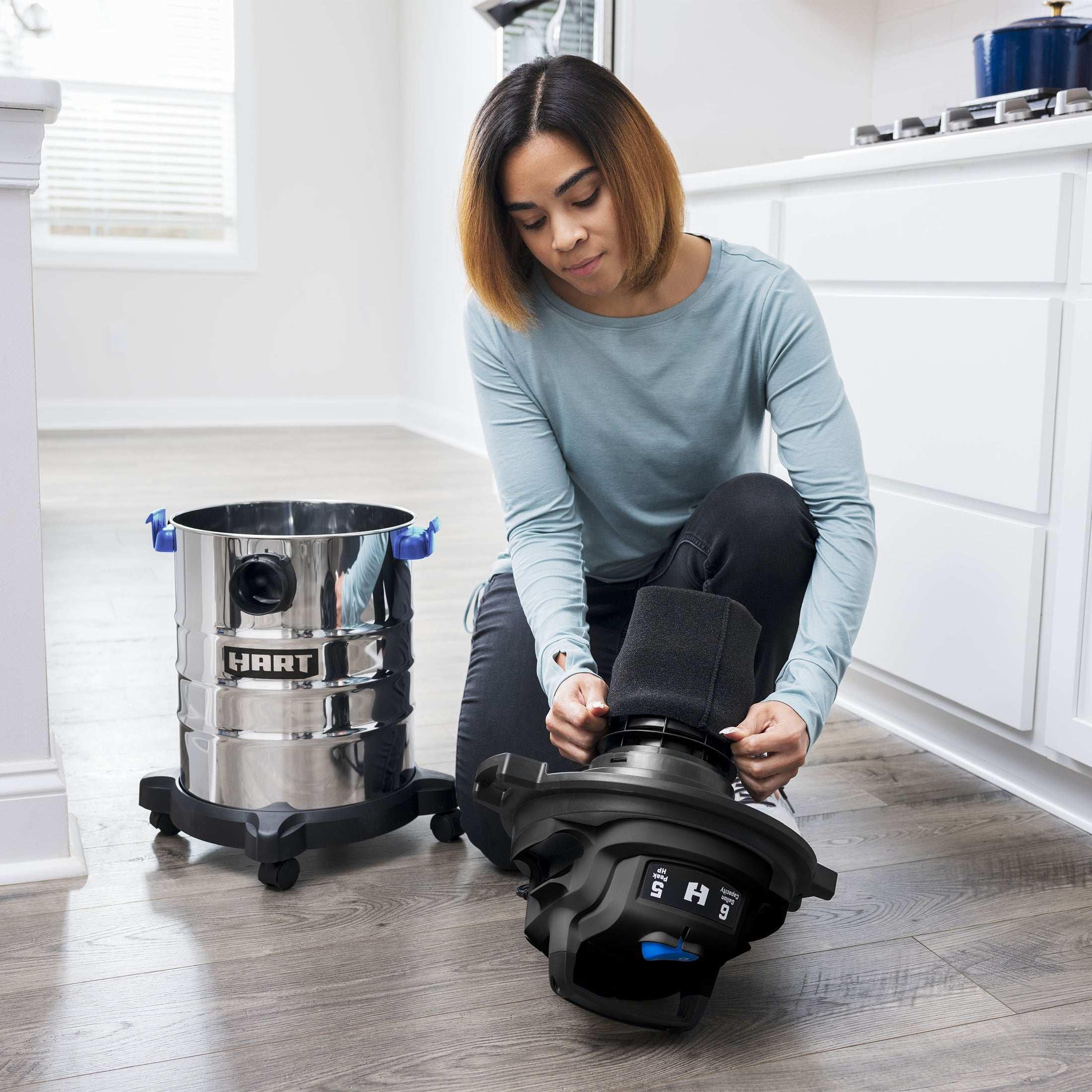 Hart 6 gallon 5 peak HP stainless steel wet/dry vacuum with bonus car cleaning kit, new - USA MEGA SHOP