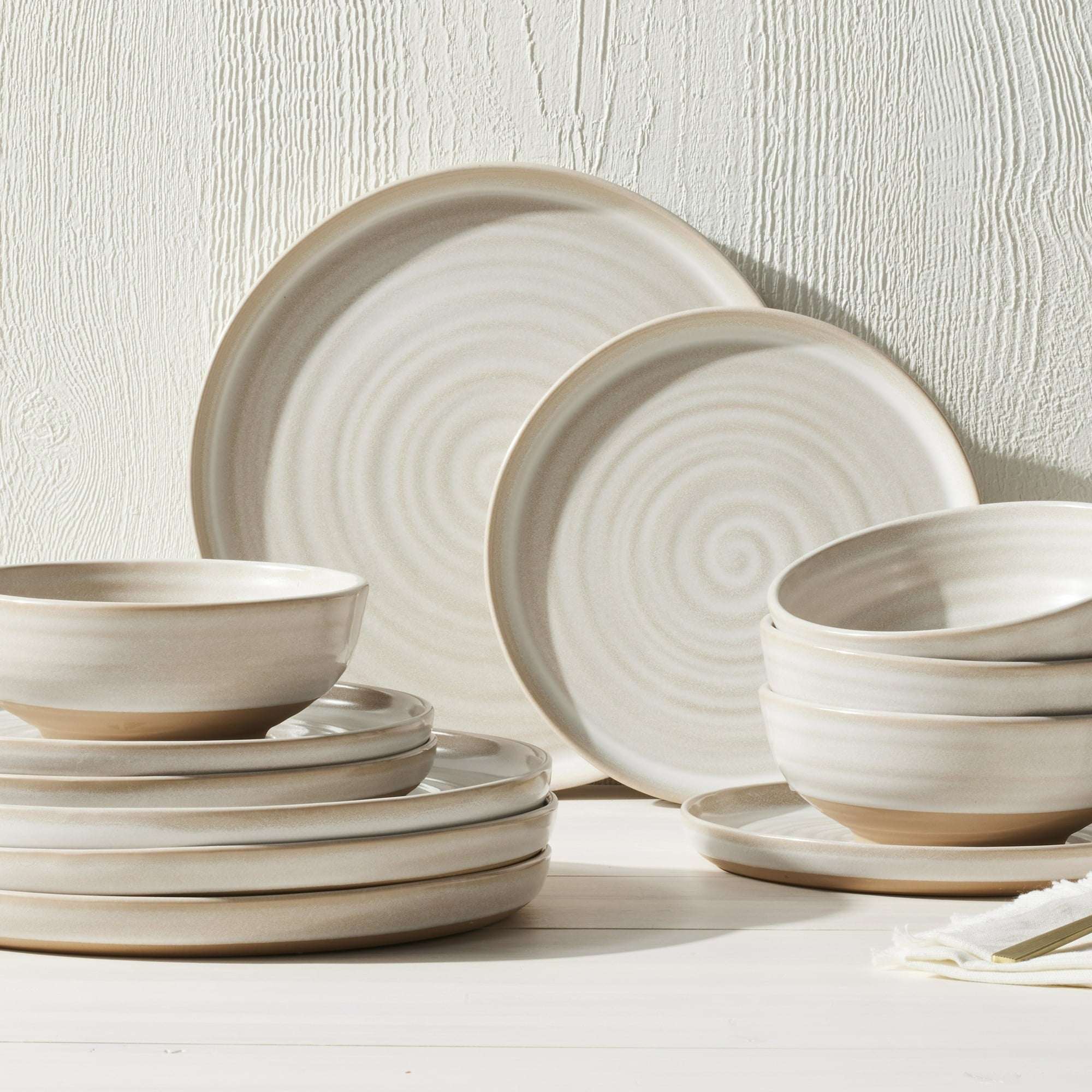 Better Homes & Gardens Collins Collection Cream Stoneware Round 10.4" Dinner Plate