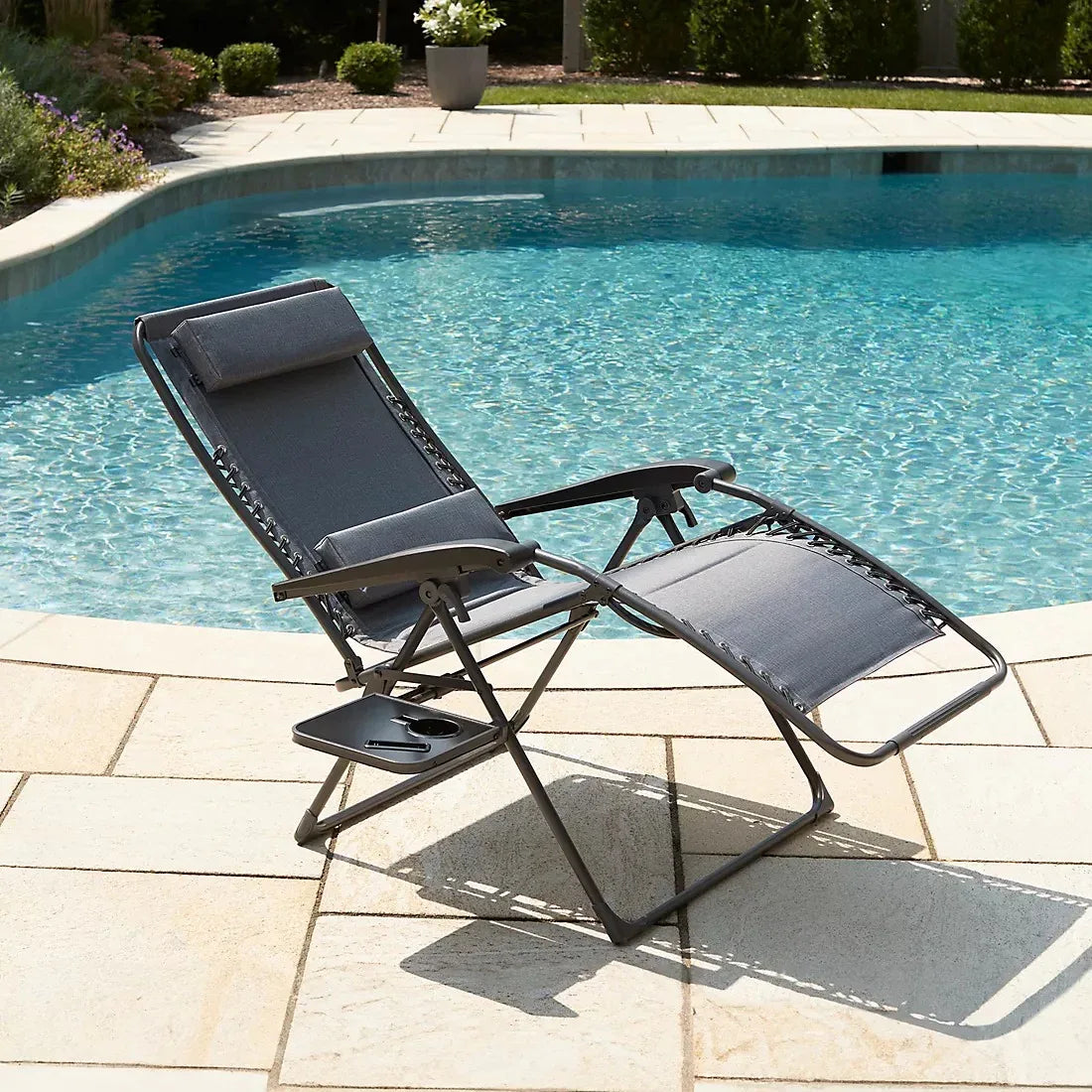 Berkley Jensen Deluxe Zero Gravity Chair