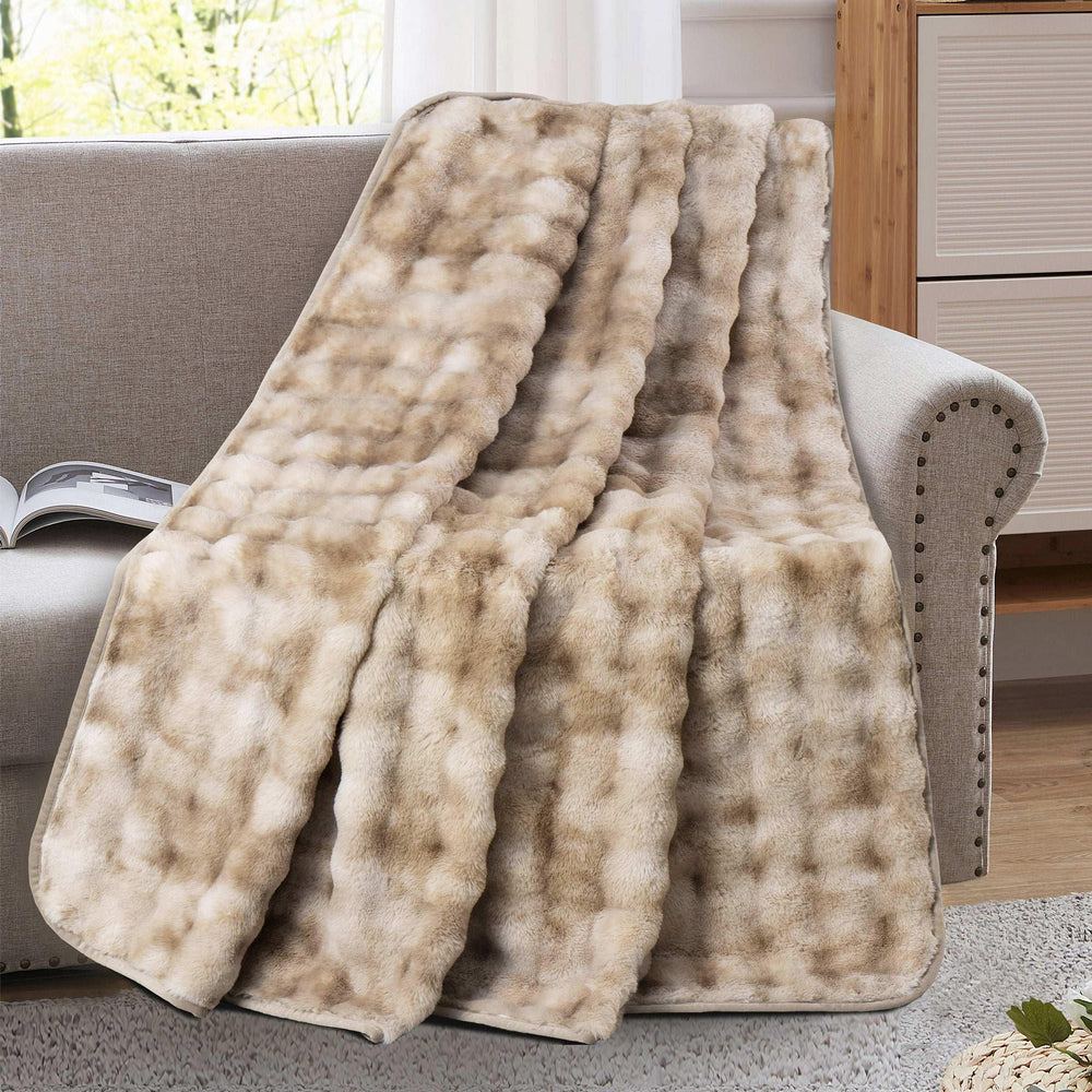 Brentwood Oversized Waterproof Pet Blanket and Furniture Protector, Bubble Fur - USA MEGA SHOP