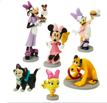 Disney Junior Minnie figurine playset with multiple character statues on bases