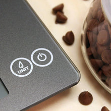 Digital kitchen scale corner with unit and power buttons