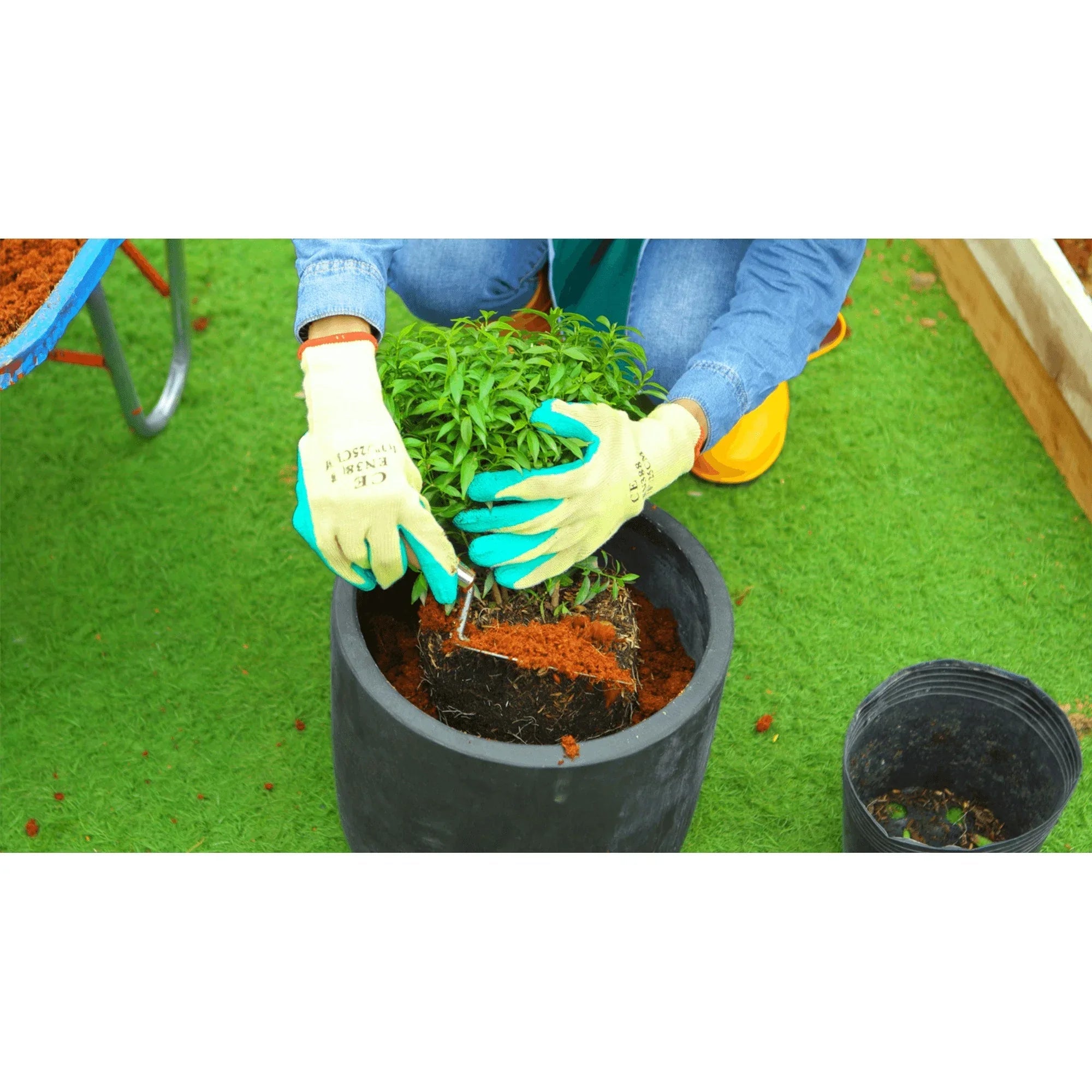 Expert Gardener Organics 2.25 cu ft Expanding Soil Concentrated Potting Mix