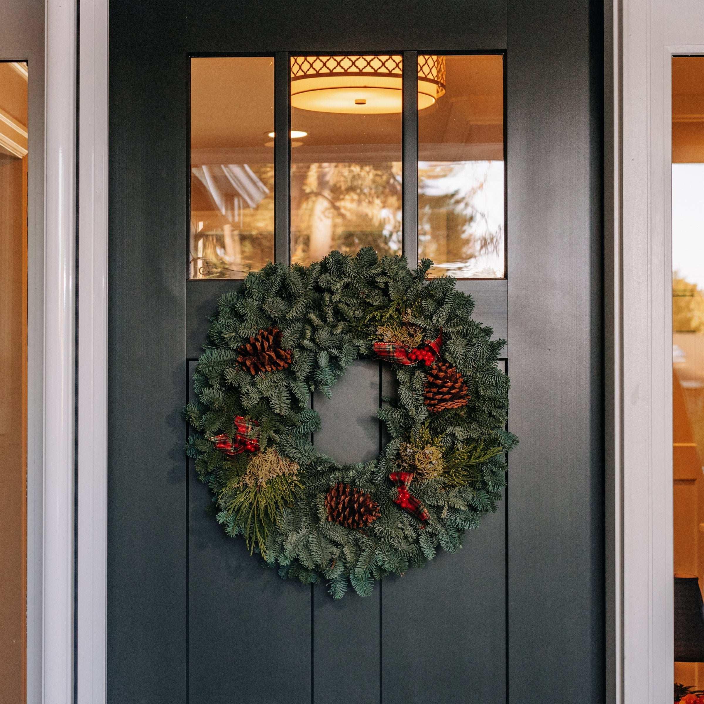 Fresh 22” Noble Fir Mixed Wreath - USA MEGA SHOP