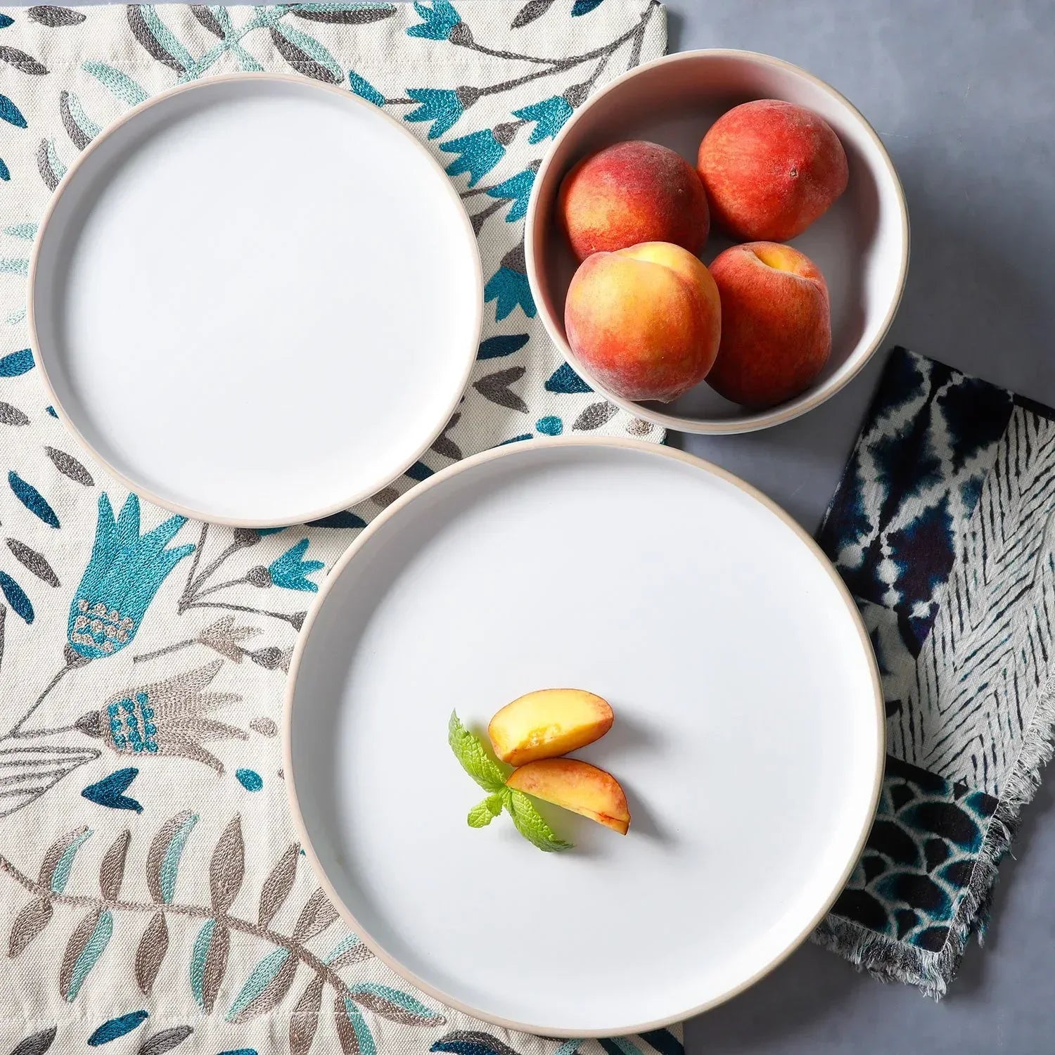 Gibson Home 18-Piece Everyday Essential Coupe Dinnerware Set