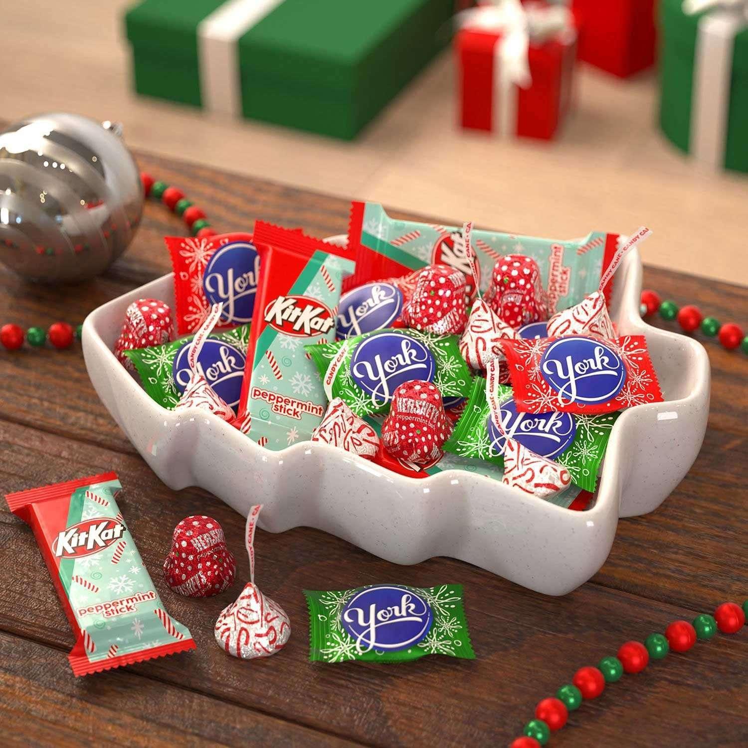 HERSHEY'S Christmas Assorted Mint Flavored Candy, 83.82 oz. - USA MEGA SHOP