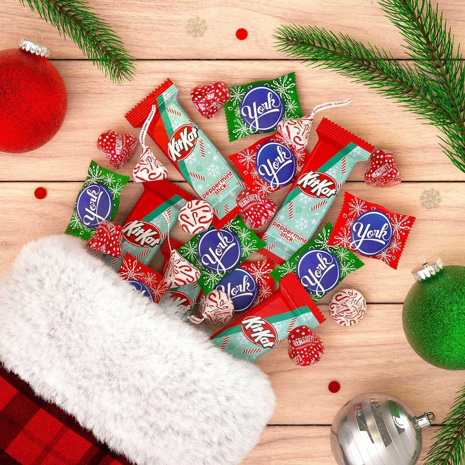 HERSHEY'S Christmas Assorted Mint Flavored Candy, 83.82 oz. - USA MEGA SHOP