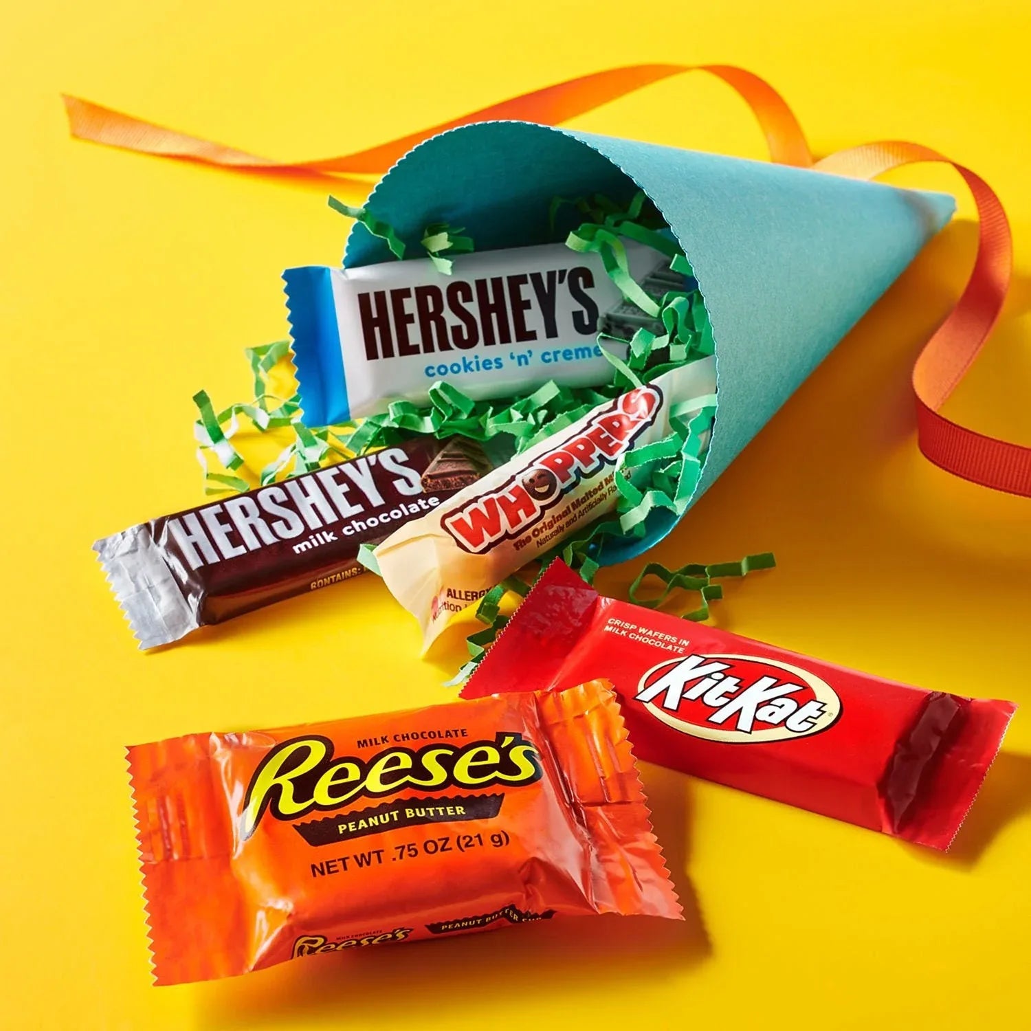 HERSHEY'S Assorted Chocolate Factory Favorites Snack Size Candy, 155 pcs. - USA MEGA SHOP
