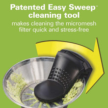 Easy sweep cleaning tool for juicer micromesh filter
