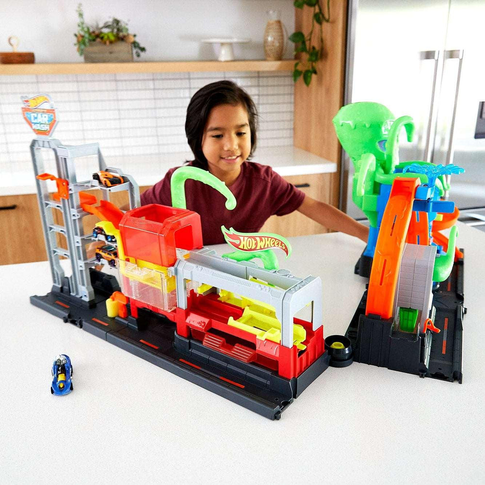 Hot Wheels Octo Carwash and 3 Color Reveal Cars - USA MEGA SHOP