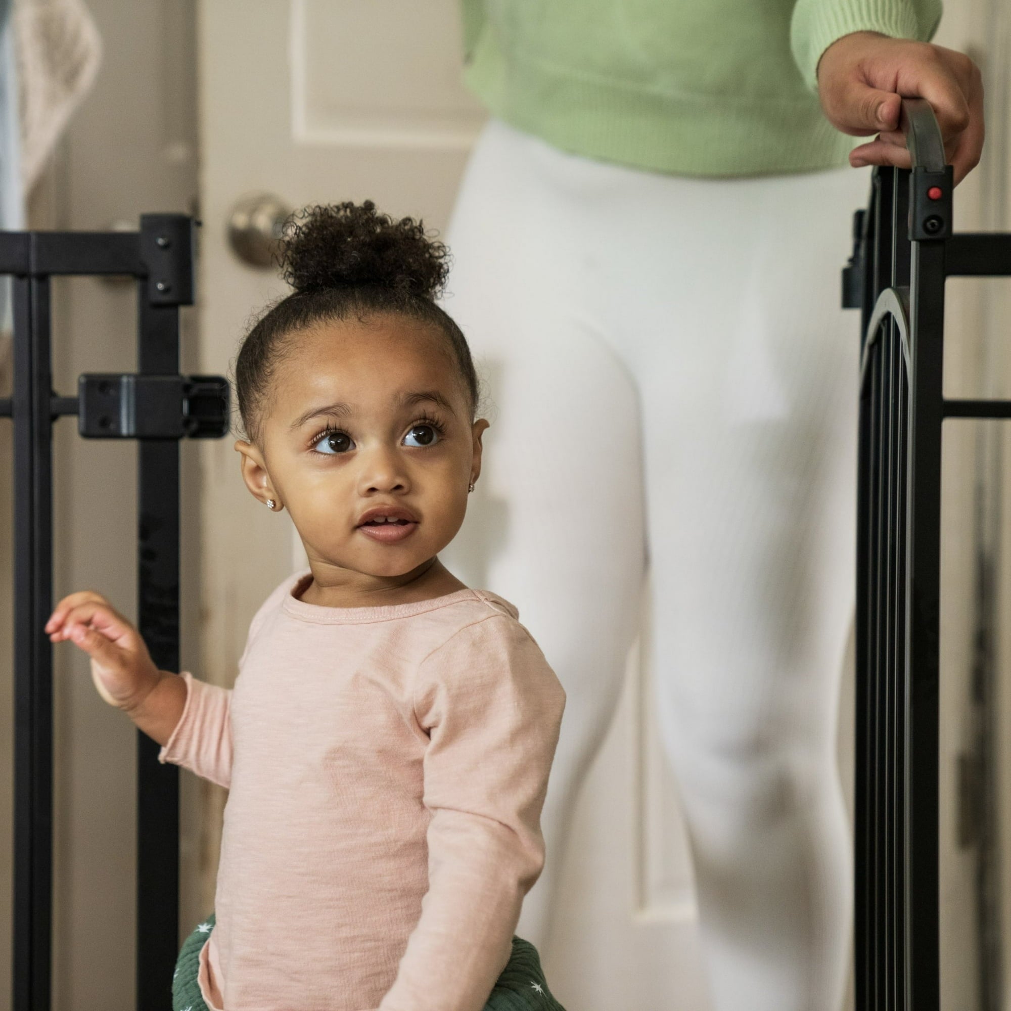 Ingenuity The Doorway 48W Series Safety Pet and Baby Gate, 28.5'-48' Wide, 36' Tall - Black