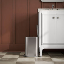 Stainless steel step trash can standing with foot pedal and closed lid