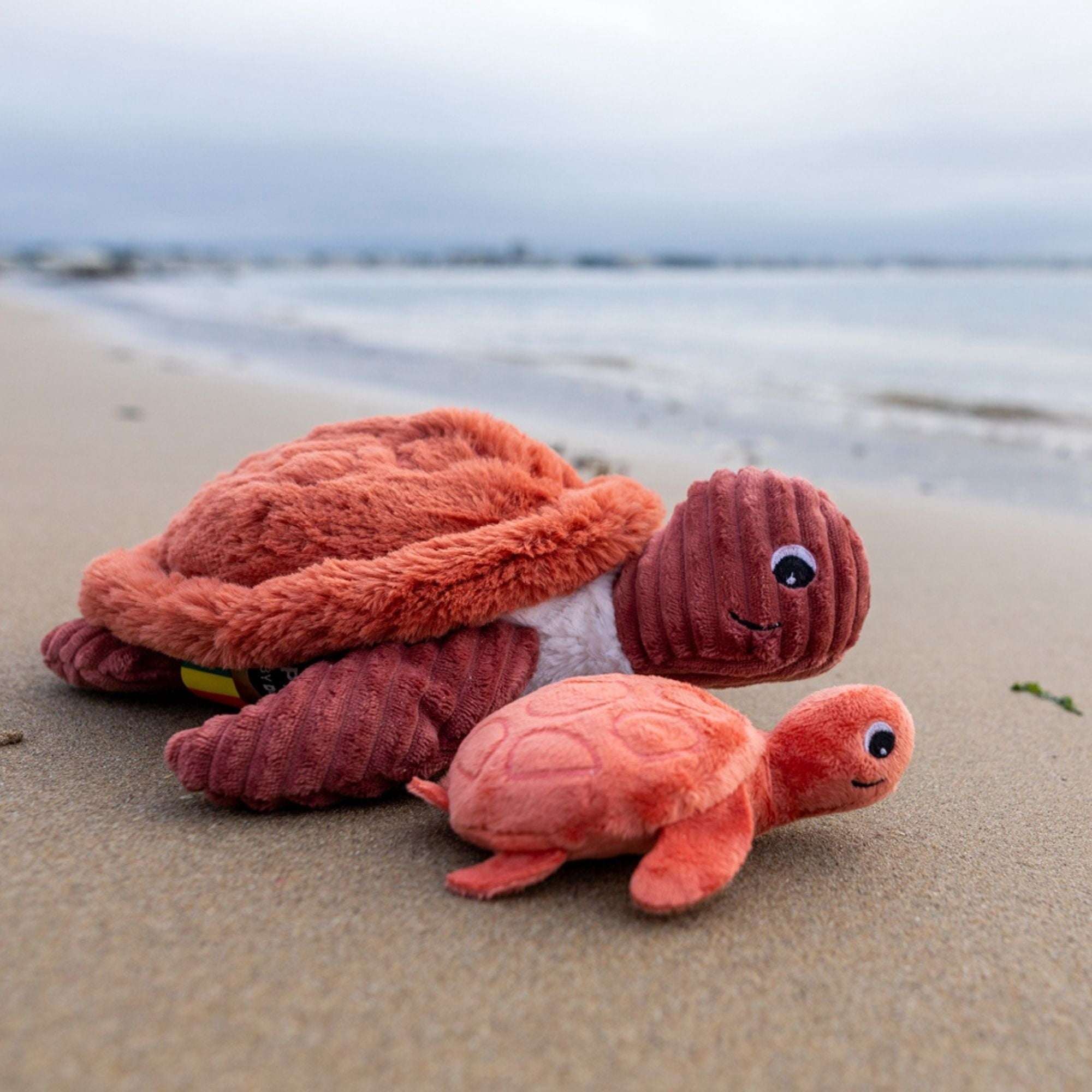 Les Ptipotos Sea Turtle Mom & Baby Plush Stuffed Animal Set & Eco-Friendly Toy