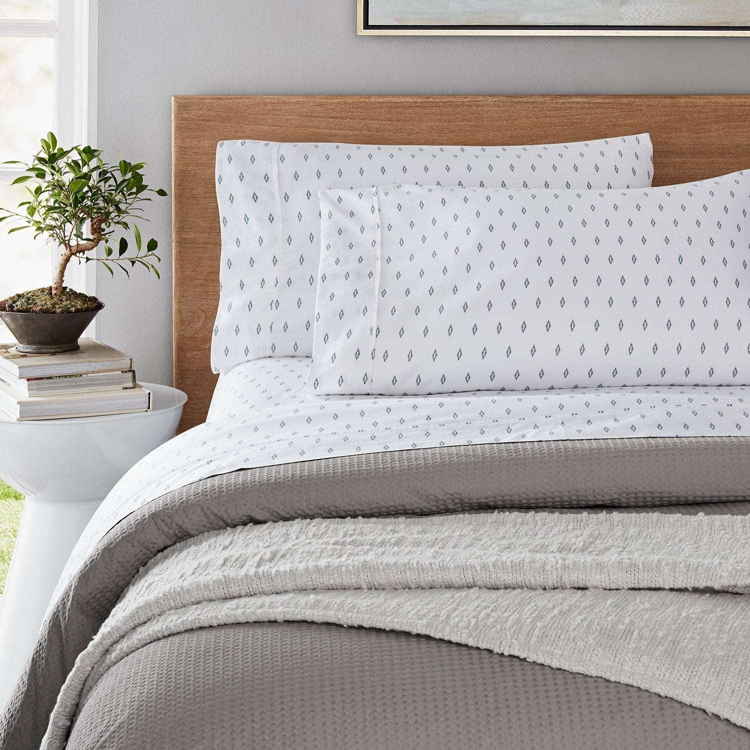 Member's Mark 300-Thread-Count 100% Organic Cotton Printed Sheet Set, Assorted Sizes
