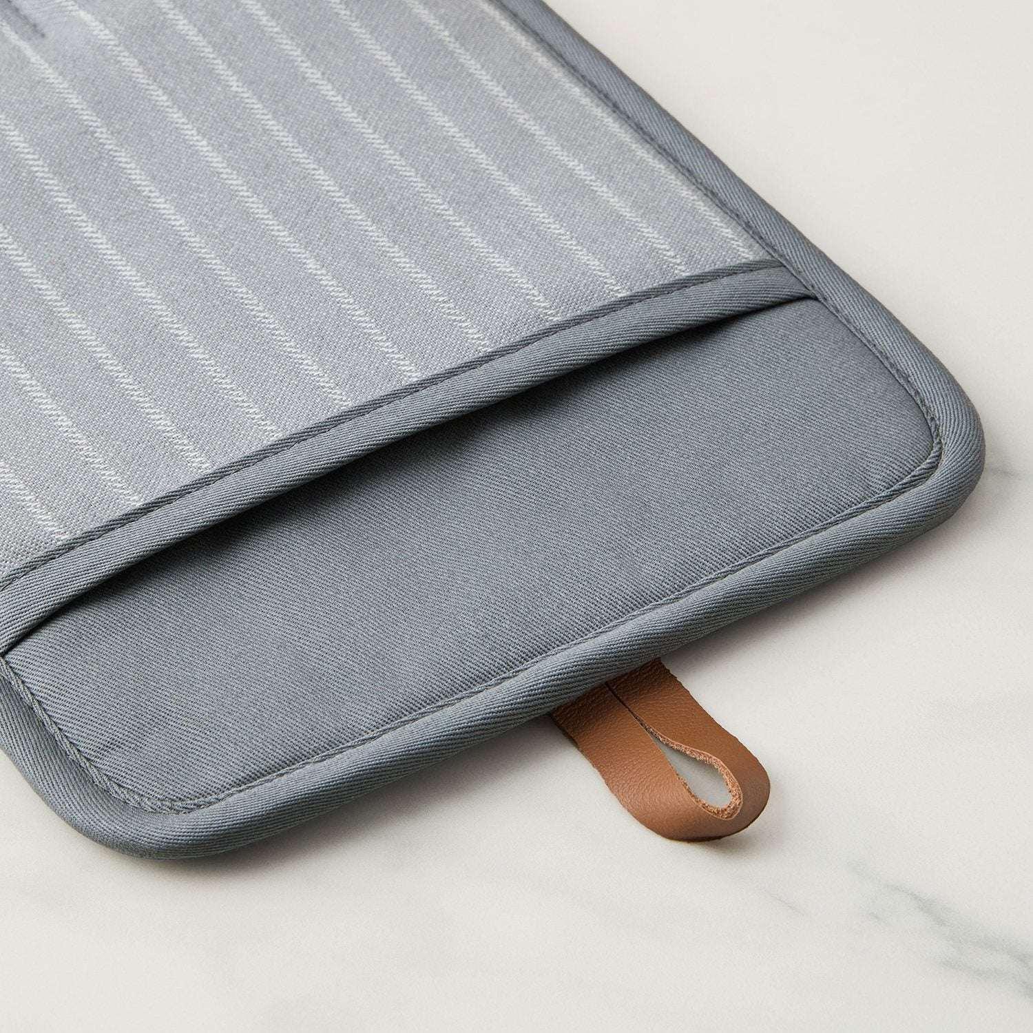 Member's Mark 4 -Pack Yarn Dyed Silicone Oven Mitt, Pot Holder, Mini Mitt Set