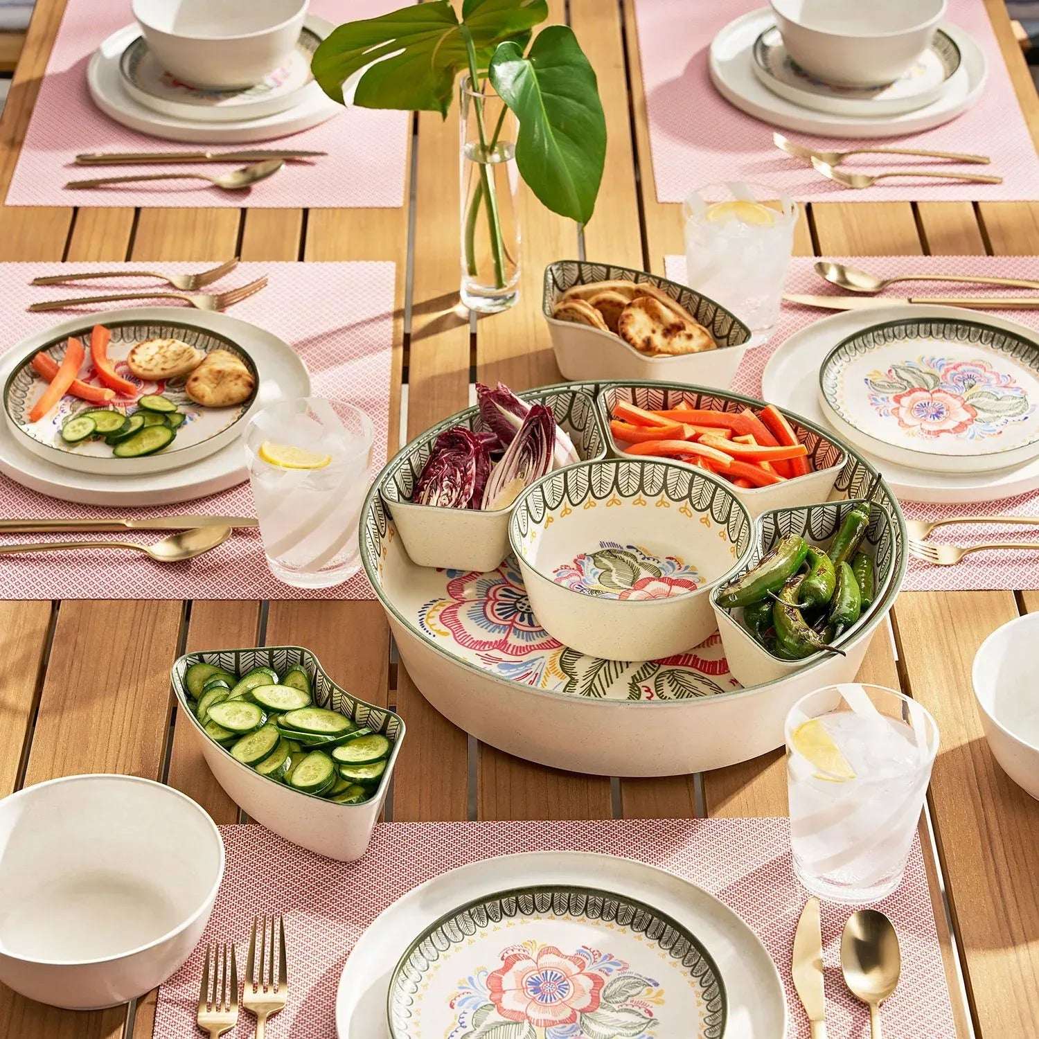 Member's Mark Bamboo Melamine 6-Section Serving Platter with Lazy Susan Base and Storage Lid