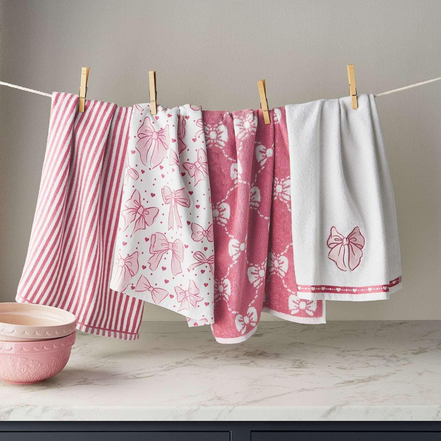 Member's Mark 8-Piece Kitchen Towel Set, Valentine's Day