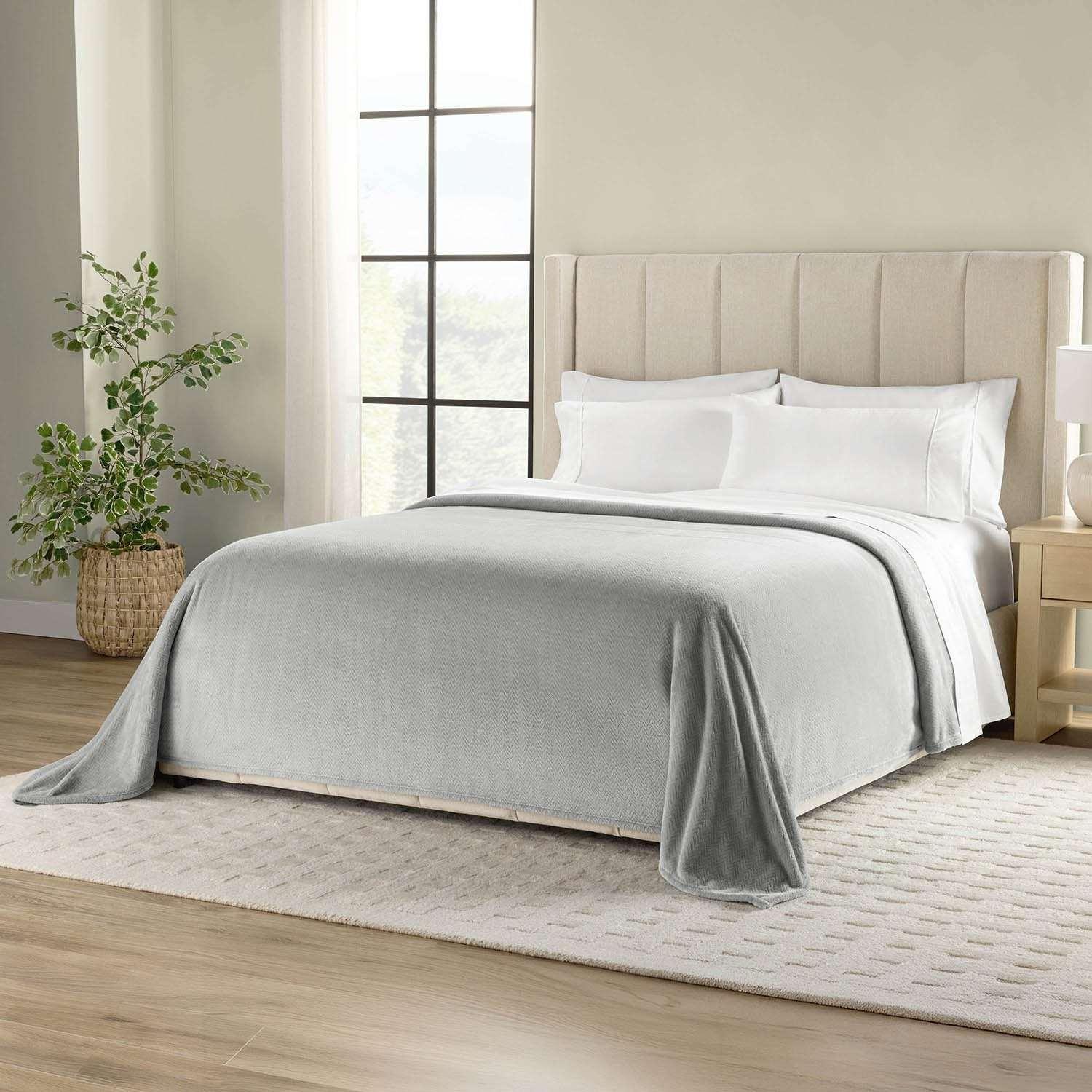 Member's Mark Oversized Cloud Touch Blanket