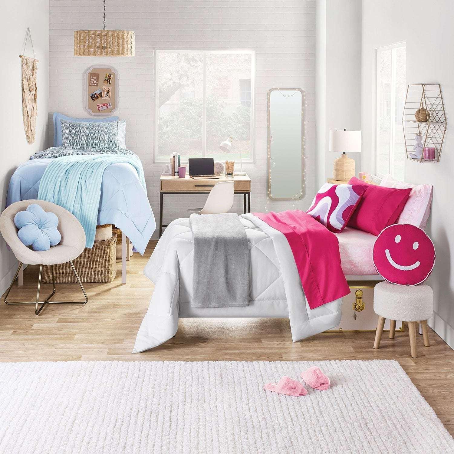 Member's Mark Oversized Plush Blanket, 78" x 92"