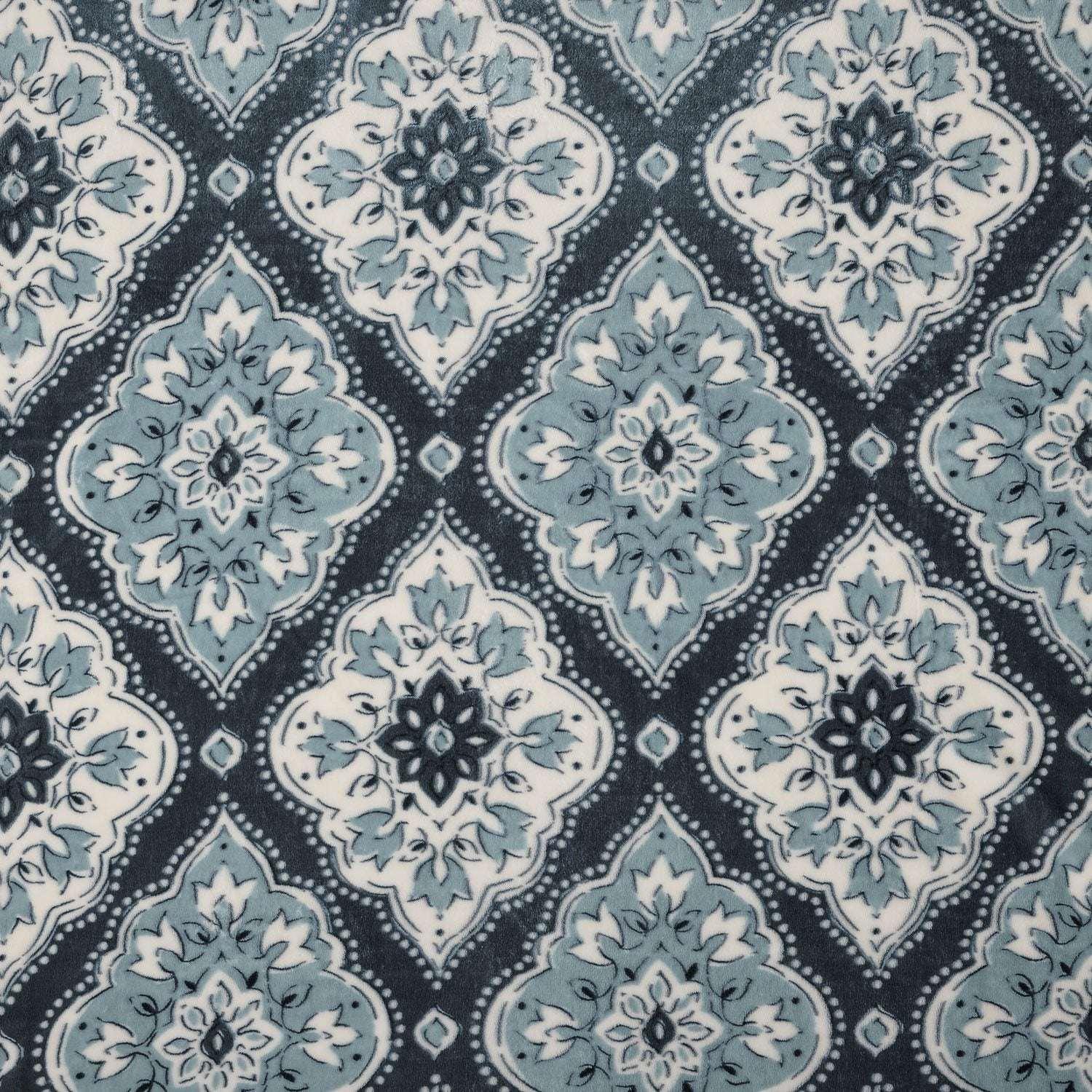 Member's Mark Seasonal Lounge Throw, 60"x70"