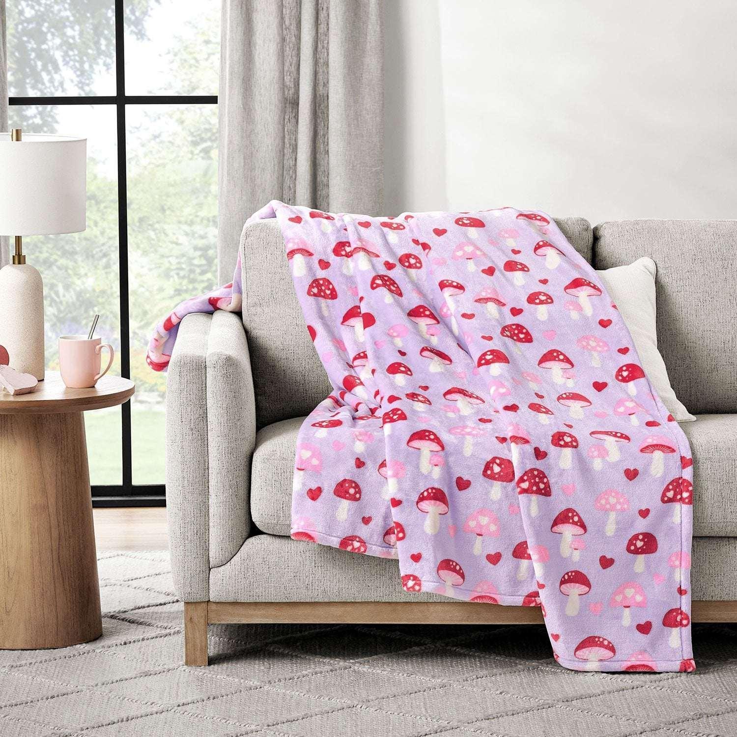Member's Mark Valentine's Day Lounge Throw