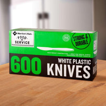Heavyweight plastic knives box, white 600-count knives.