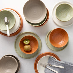 Member's Mark 16-Piece Bubble Reactive Dinnerware Set
