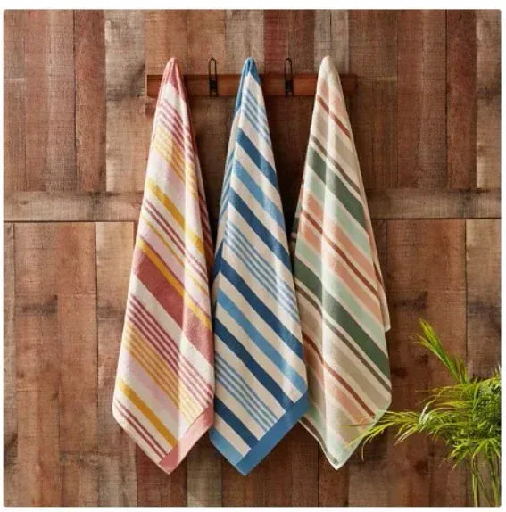 Member's Mark 2-Pack Adult Sand-Friendly Beach Towels, 40" x 72"