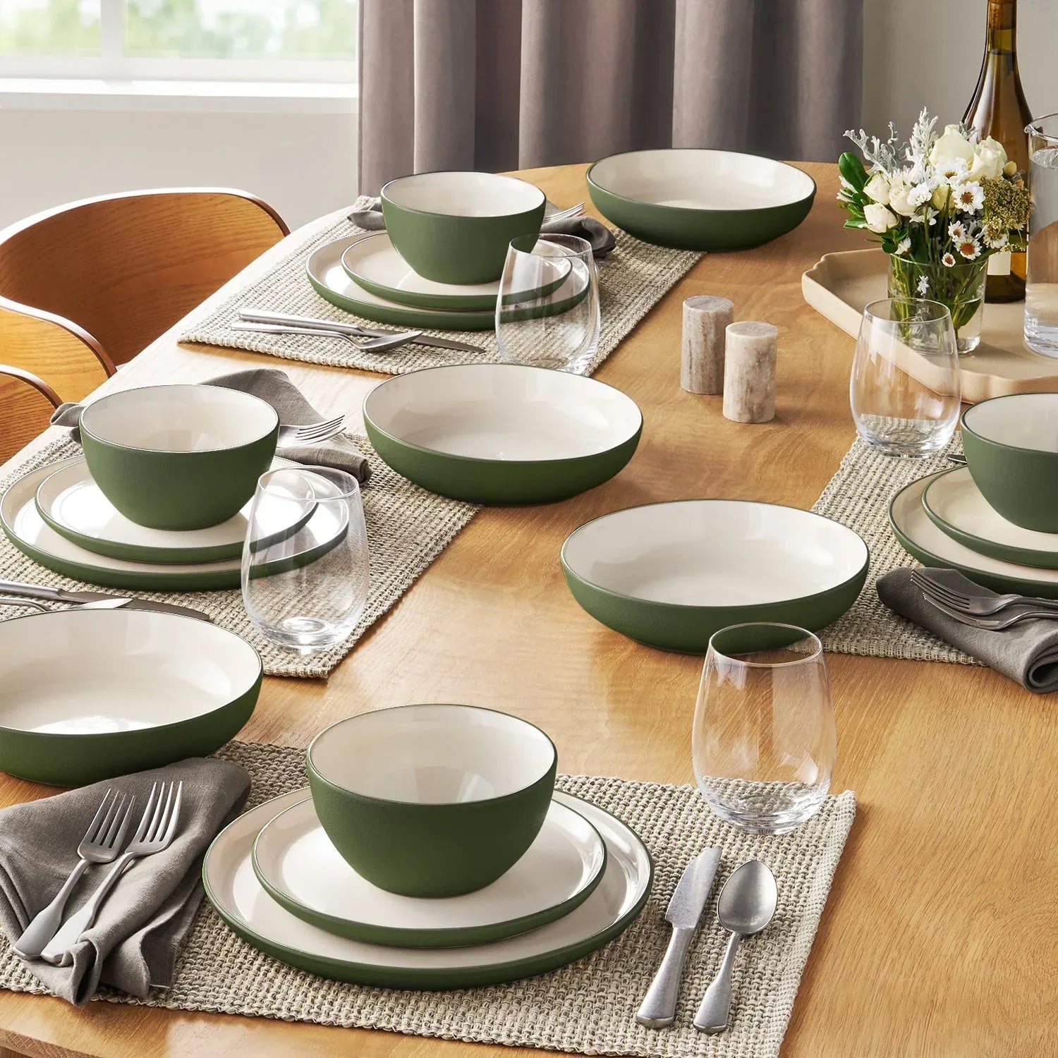 Member's Mark 16-Piece Textured Stoneware Dinnerware Set
