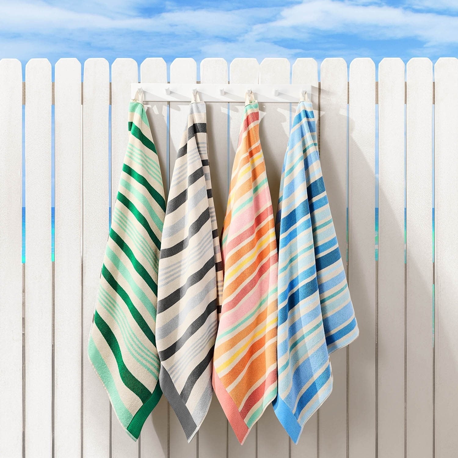 Member's Mark 2-Pack Kids Sand-Friendly Beach Towels, 30" x 60"