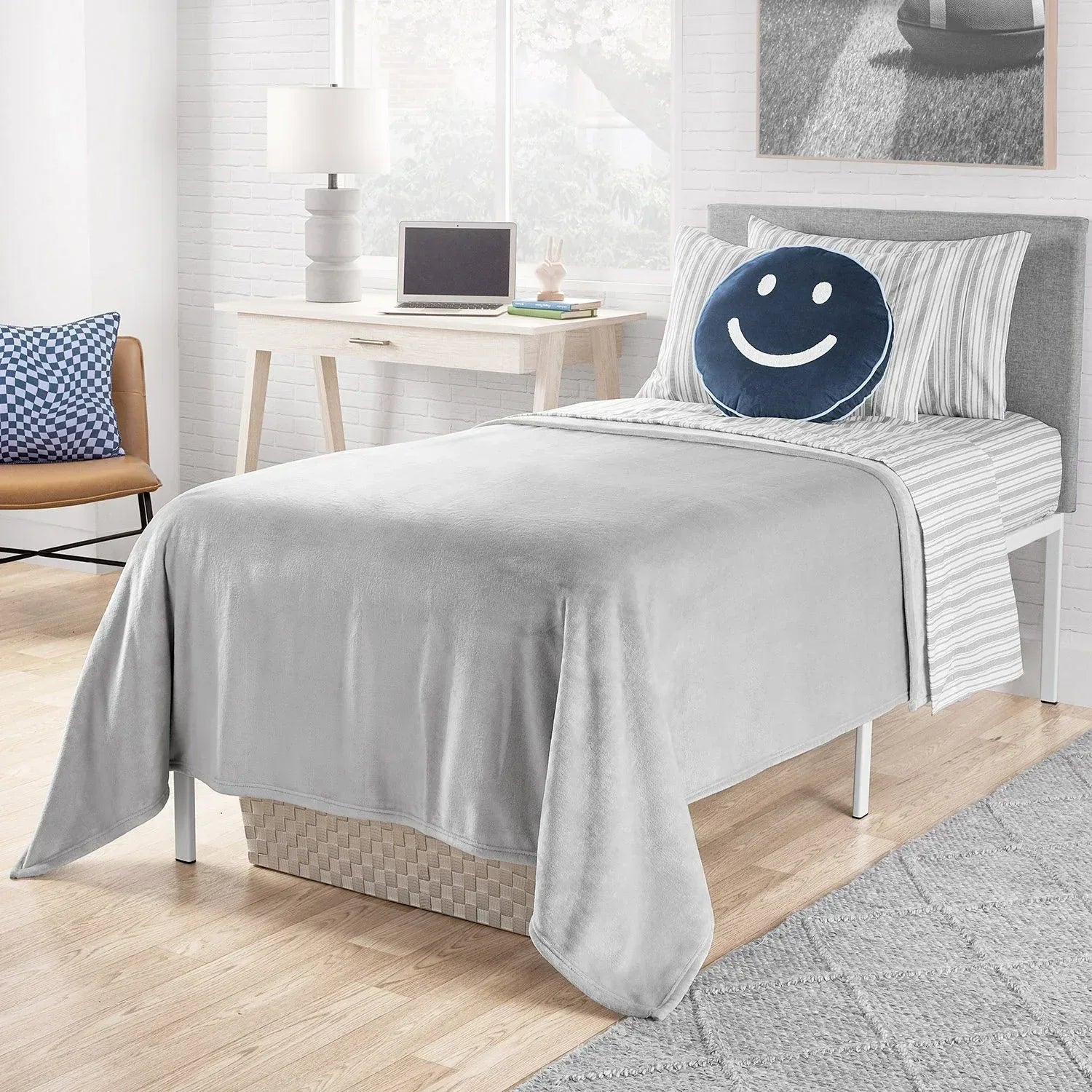 Member's Mark Oversized Plush Blanket, 78" x 92"