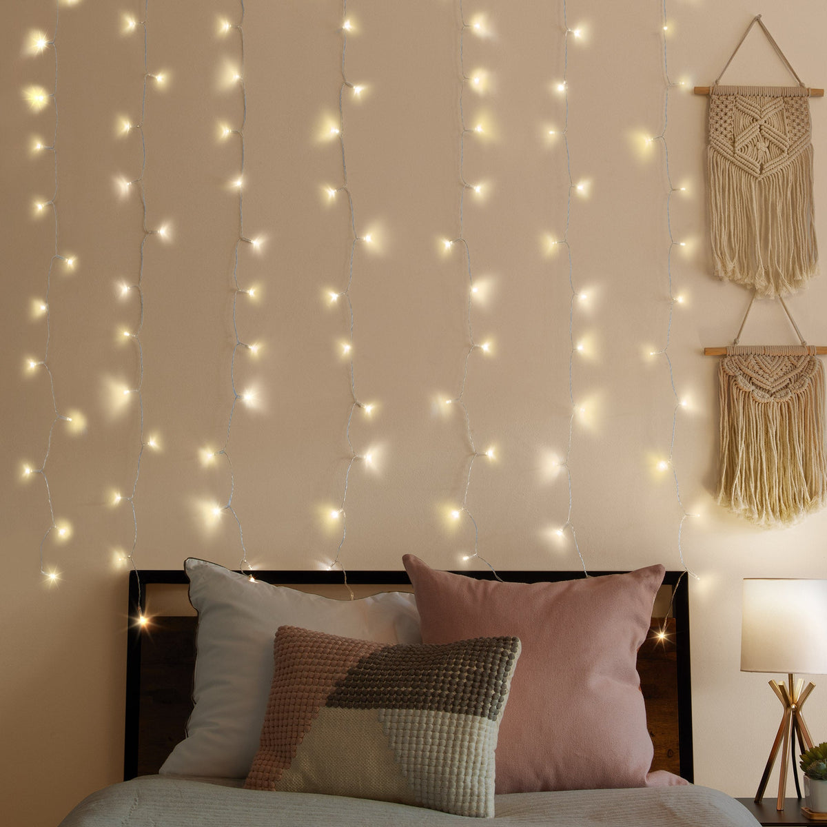 Merkury Innovations 200-Count Warm White LED Curtain String Lights with Remote, USB-Powered, Indoor Use, 7 ft x 6.2 ft,