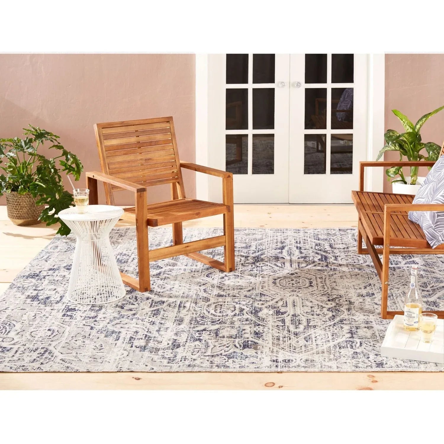 Nicole Miller New York Patio Sofia Fleur Area Rug