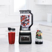 Ninja blender DUO with clear blending jar and black base, with single-serve cup