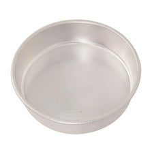 Round cake pan with smooth interior and metal rim