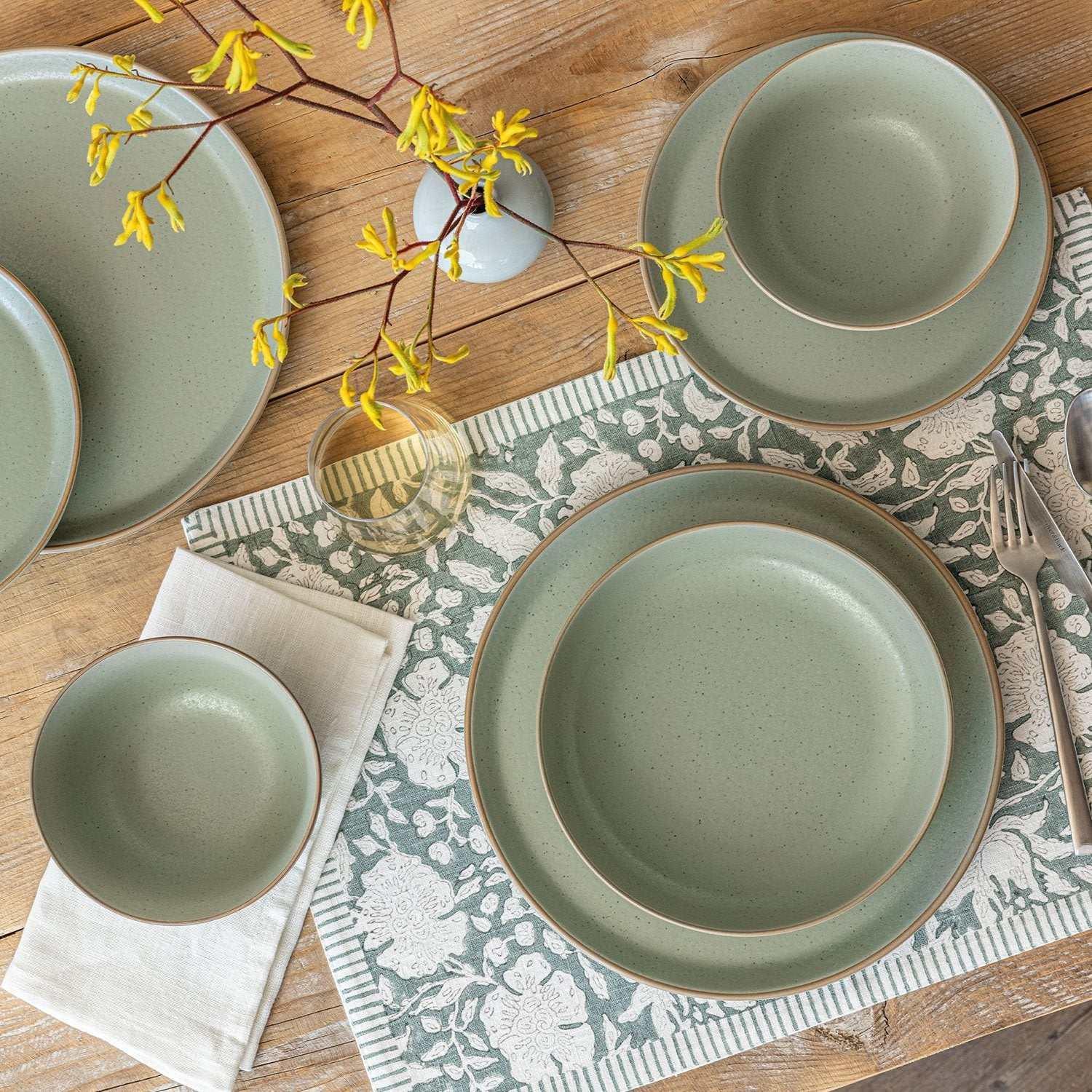 Over&back 16-Piece Artisan Stoneware Dinnerware Set