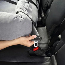Car pet bed showing adjustable strap with buckle on the car seat