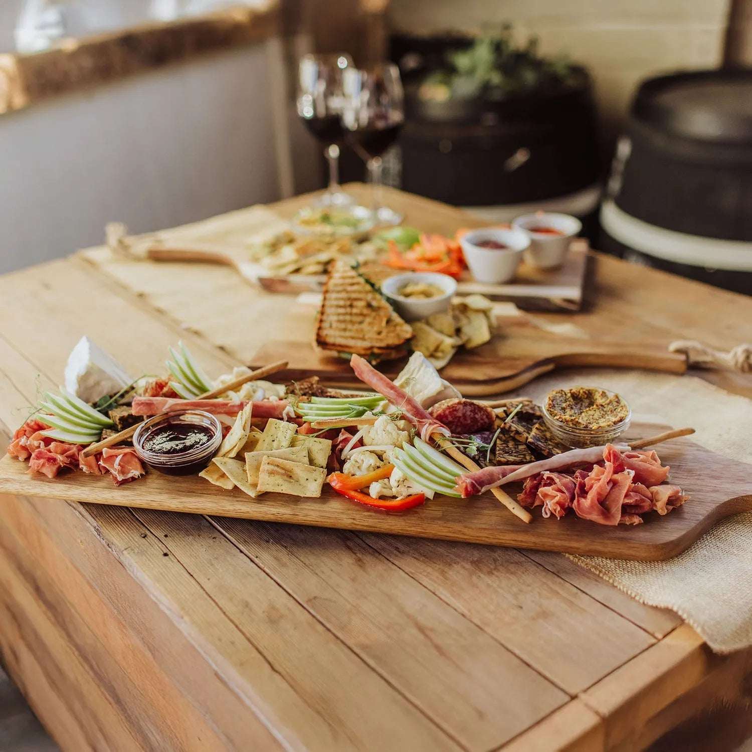 Picnic Time Artisan Acacia Wood Charcuterie Board, 30"