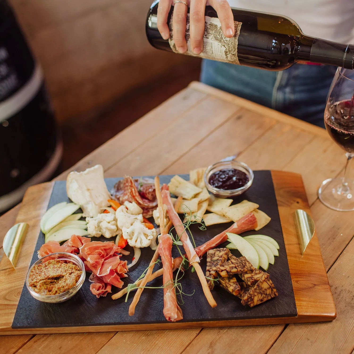 Picnic Time Covina Acacia Wood & Slate Serving Tray